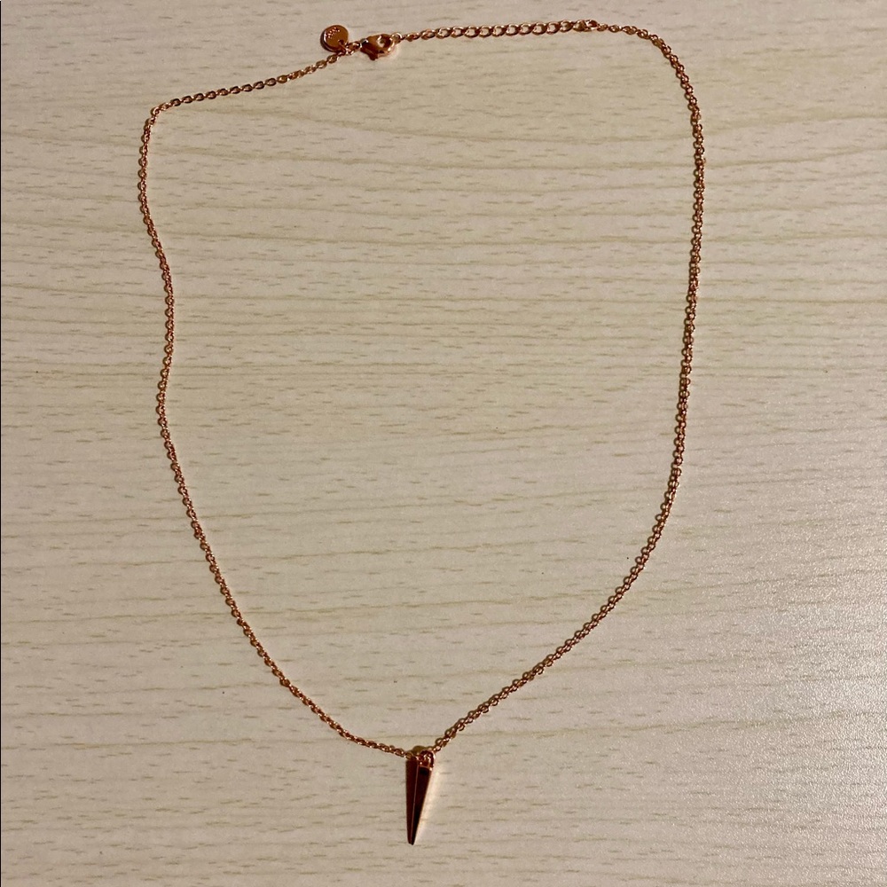 NWOT Rose gold tone pyramid pendant necklace